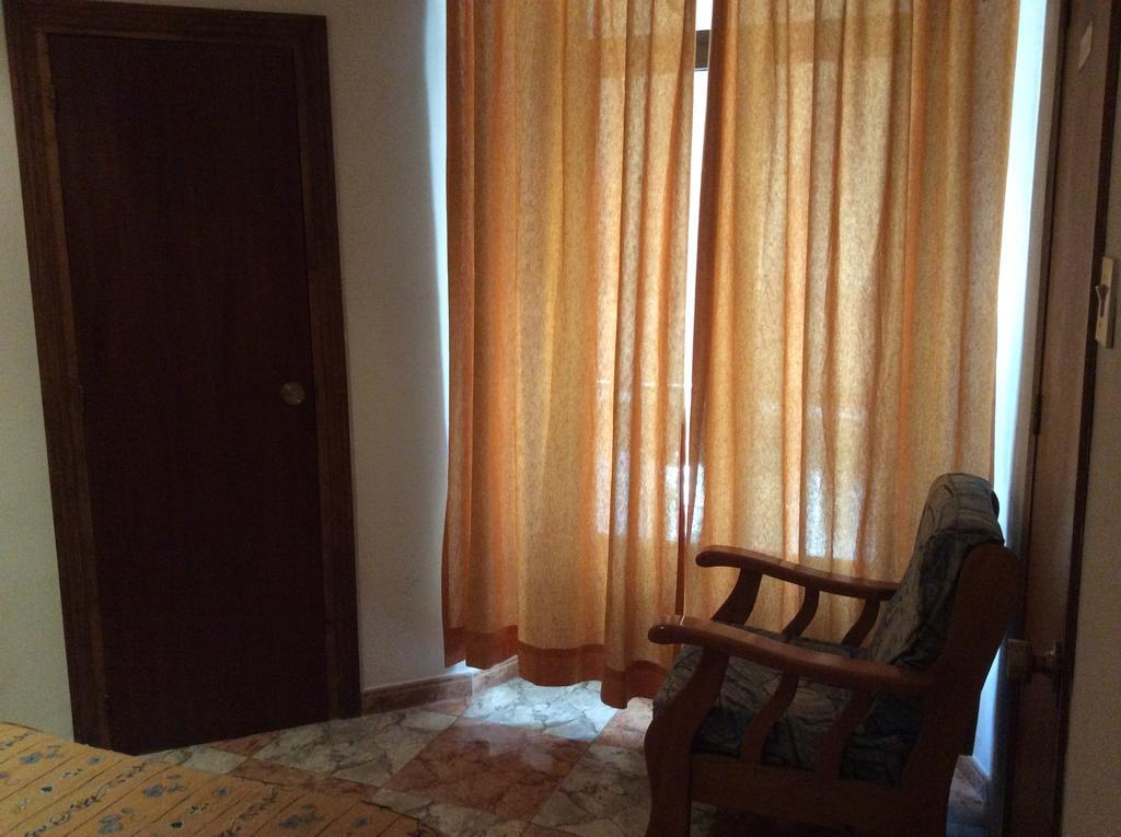 Pension Princesa Granada Buitenkant foto